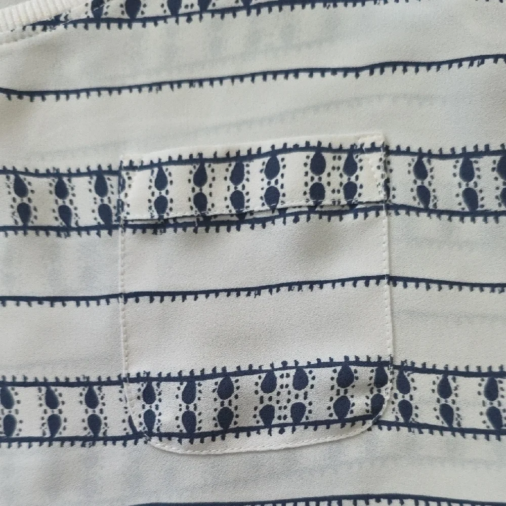 LOFT Women's Navy and White Patterned Tank Top - Picture 4 of 7